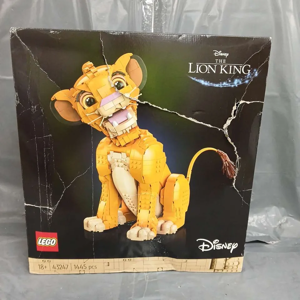 DISNEY YOUNG SIMBA THE LION KING SET 43247