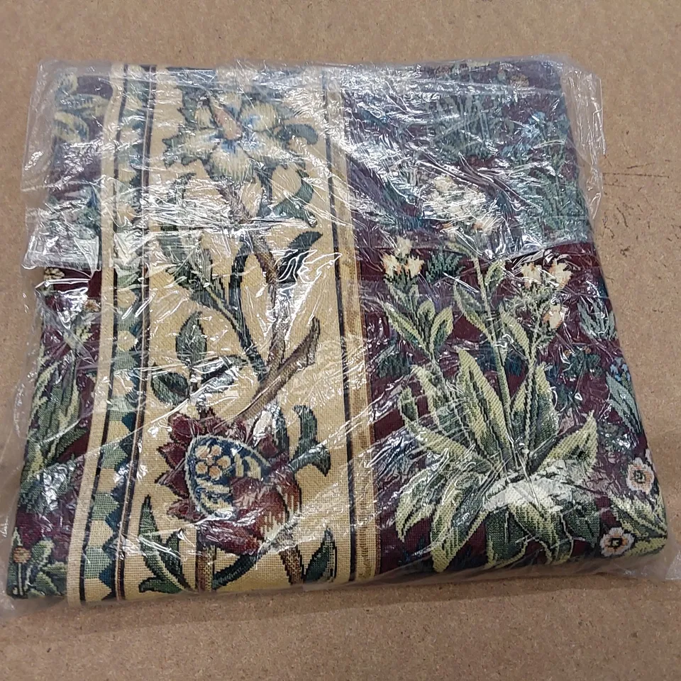 BAGGED COTTON WALL HANGING - TREE OF LIFE RED 1 BY WILLIAM MORRIS (1 ITEM)