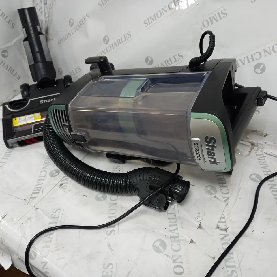 SHARK STRATOS UPRIGHT VACUUM CLEANER WITH PET-TOOL & CAR KIT NZ860UK