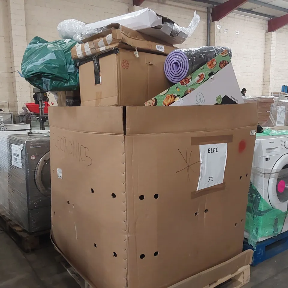 PALLET OF ASSORTED ITEMS INCLUDING: GLASS TOP WARMING TRAY, COFFEE MACHINE, BED RAIL CANE, HALLOWEEN DECORATIONS, YOGA MAT ECT