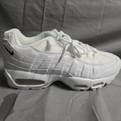 UNBOXED PAIR OF NIKE AIR MAZ 95'S IN WHITE - UK SIZE 10