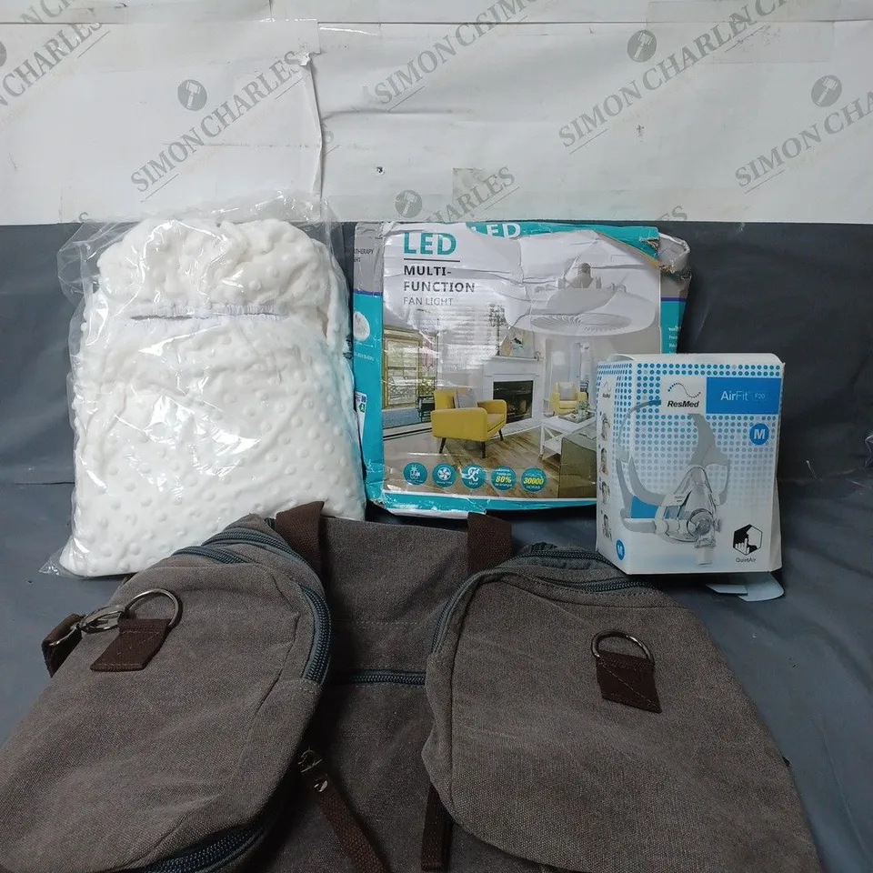 APPROXIMATELY 15 HOUSEHOLD ITEMS TO INCLUDE BAGS, FAN LIGHT AND BEDDING