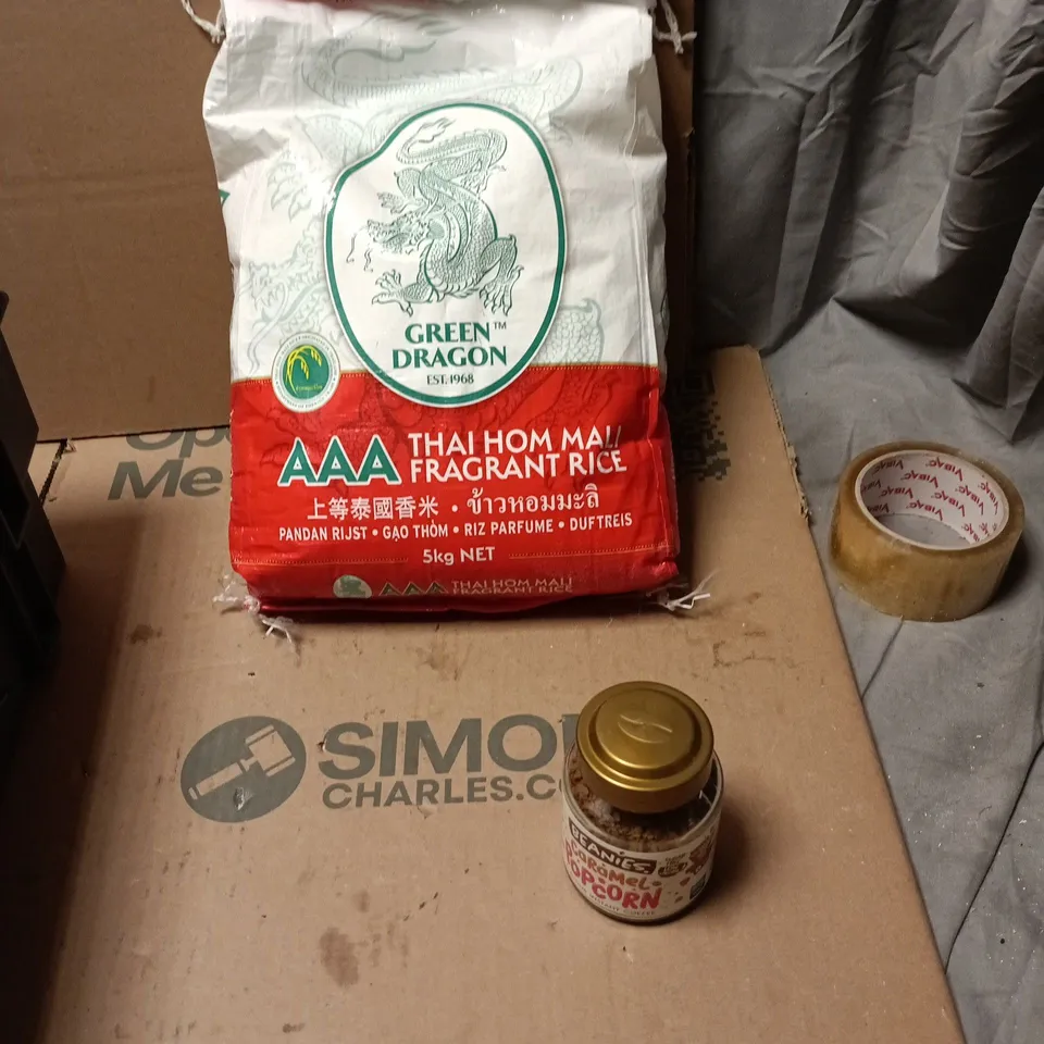 TOTE OF APPROXIMATELY 12 ASSORTED FOOD AND DRINK TO INCLUDE 5KG GREEN DRAGON RICE
