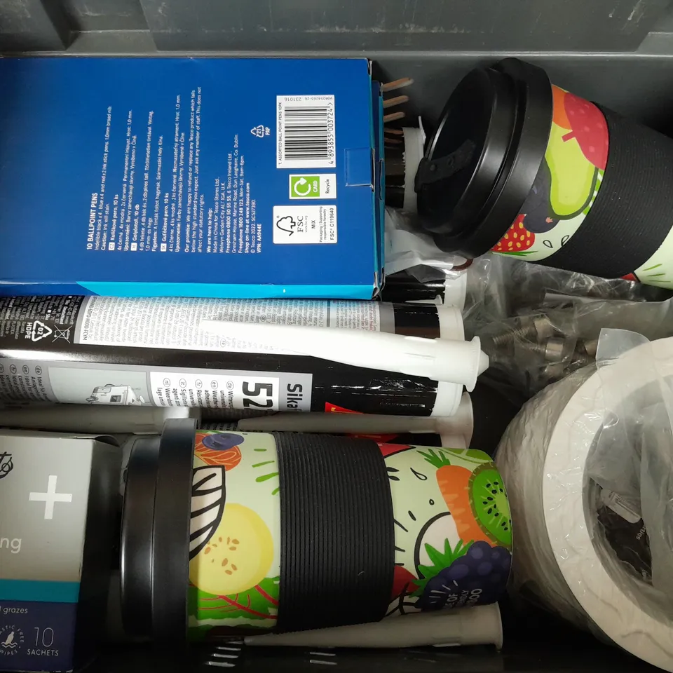 BOX OF APPROXIMATELY 14 ASSORTED ITEMS TO INCLUDE - 10 BALLPOINT PENS , WOUND CLEANING WIPES , GIFT BOX ETC