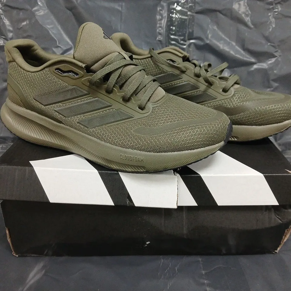 BOXED PAIR OF ADIDAS RUNFALCON 5 SHOES IN GREEN SIZE UK 9