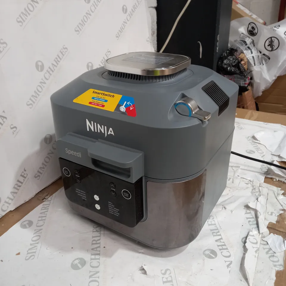 BOXED NINJA SPEEDI 10-IN-1 5.7L RAPID-COOKER & AIR FRYER ON400UK