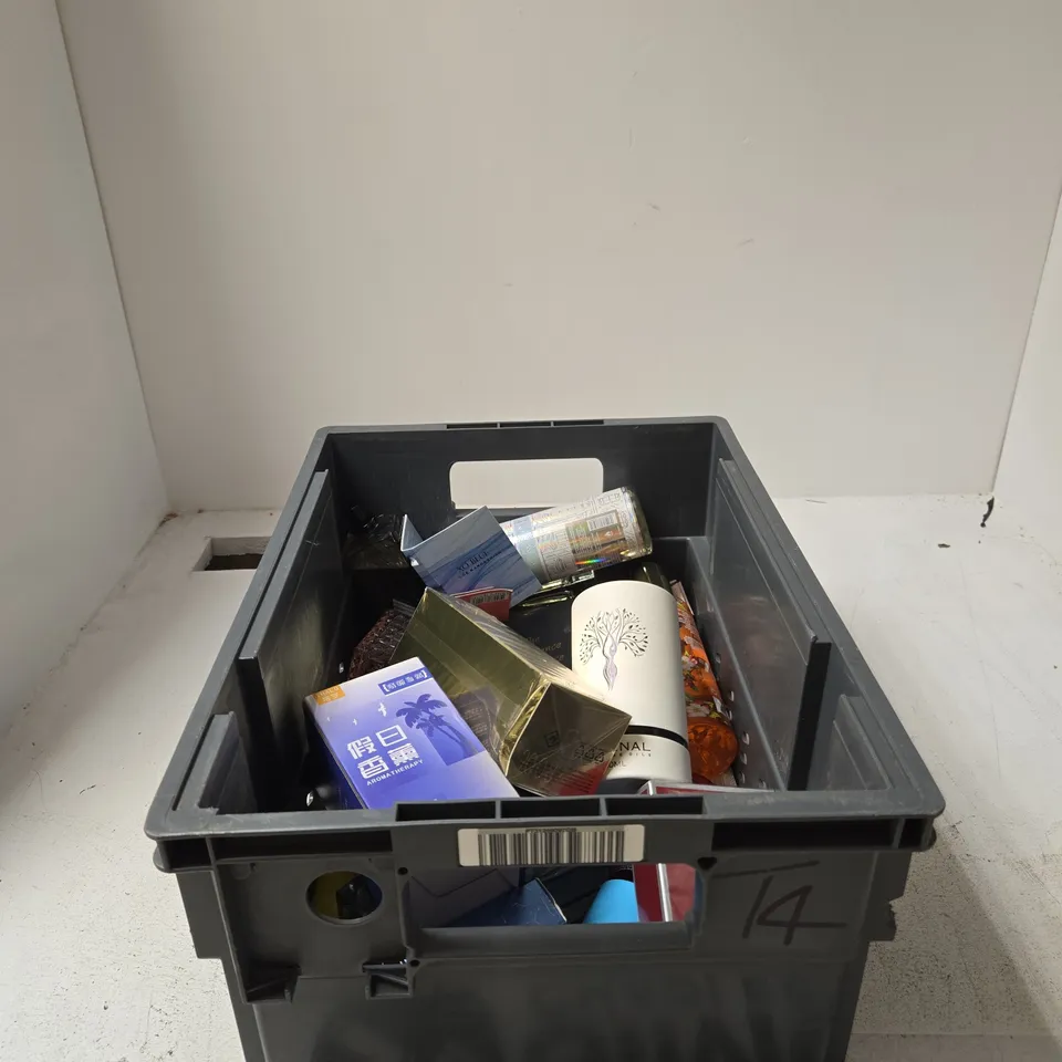 TOTE OF APPROXIMATELY 22 ASSORTED FRAGRANCE ITEMS MONTALE PARIS, ETERNAL, YCZ CRIMSON OUD, FK TINY COLLECTION ETC