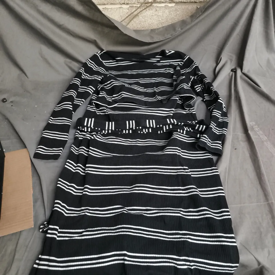JOJO MAMAN BEBE WOMEN'S STRIPED KNIT MATERNITY DRESS – BLACK & WHITE - SIZE L 