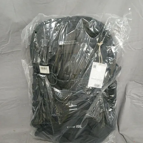 BAGGED MOUNTAIN WAREHOUSE PACE 20L RUCKSACK IN BLACK