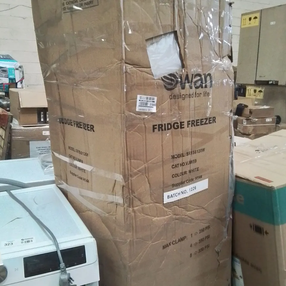 BOXED SWAN SR156120W 55CM 50/50 TOTAL NO FROST FRIDGE FREEZER - WHITE