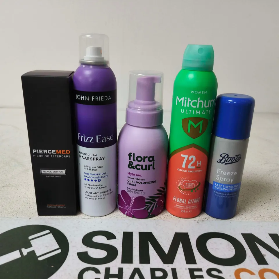 APPROXIMATELY 15 ASSORTED AEROSOLS TO INCLUDE FREEZE SPRAY , MITCHUM AND JOHN FRIEDA