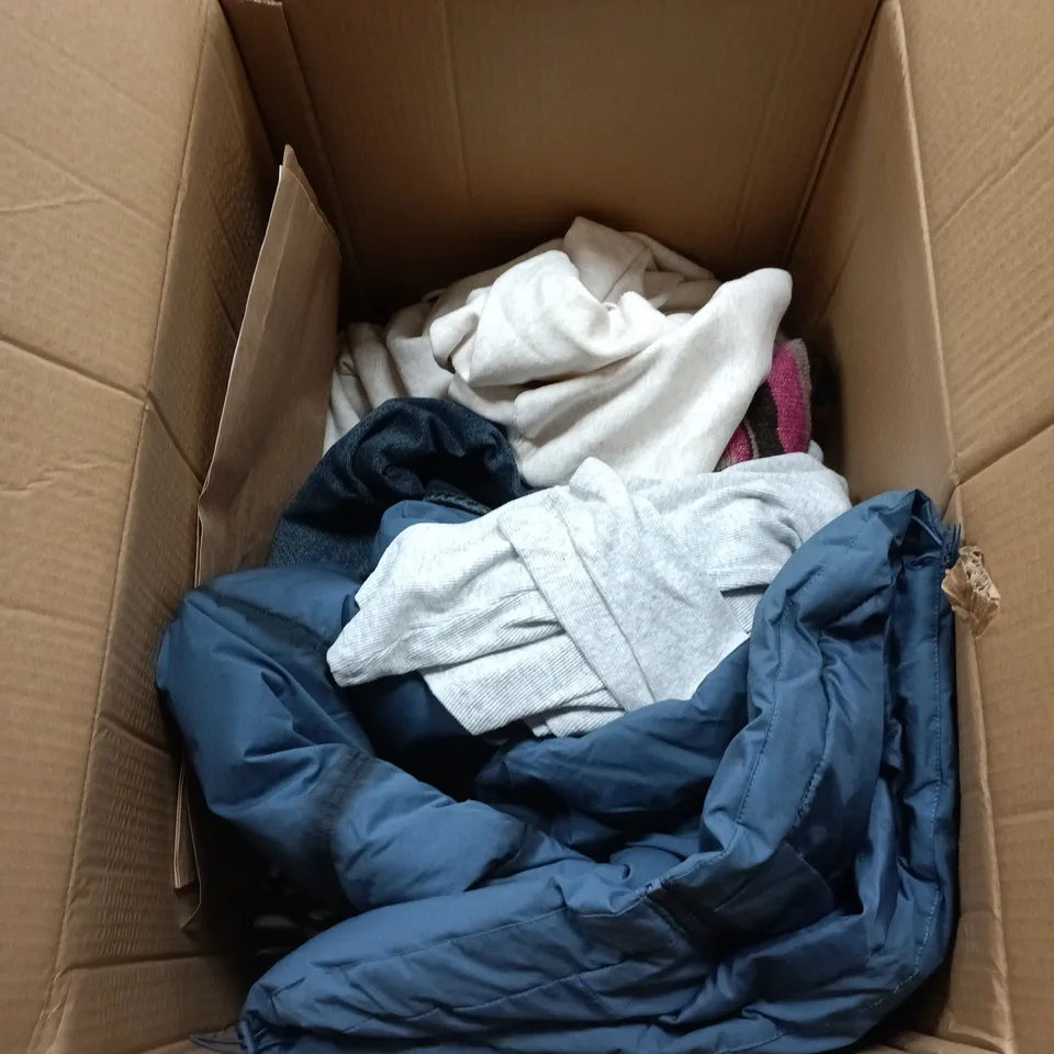 BOX OF APPROXIMATELY 10 ASSORTED CLOTHING ITEMS IN VARIOUS STYLES , COLOURS AND SIZES
