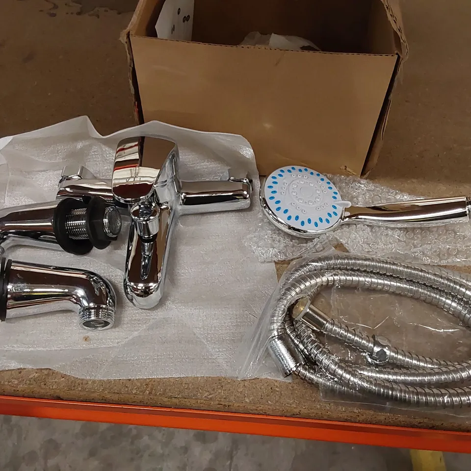 BOXED BATHROOM SHOWER MIXER BATHTUB MIXER WITH HAND SHOWER HANDLE AND HOSE ATTACHMENT (1 BOX)