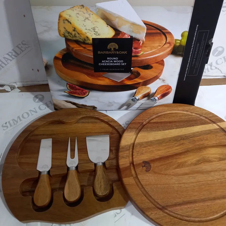 BARBARY & OAK ROUND ACACIA WOOD CHEESEBOARD SET