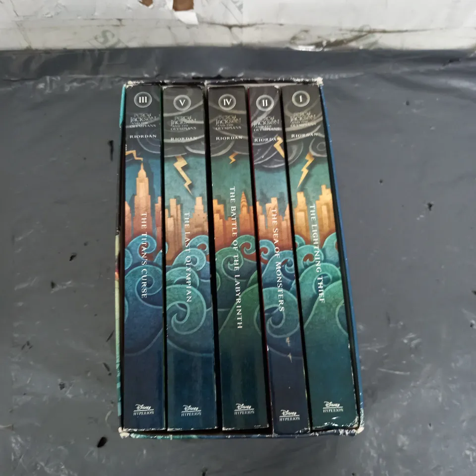 PERCY JACKSON AND THE OLYMPIANS SET BY RICK ROIRDAN 