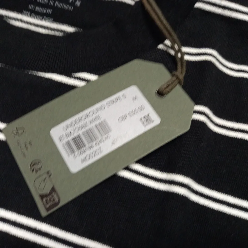ALL SAINTS UNDERGROUND STRIPE T-SHIRT - M