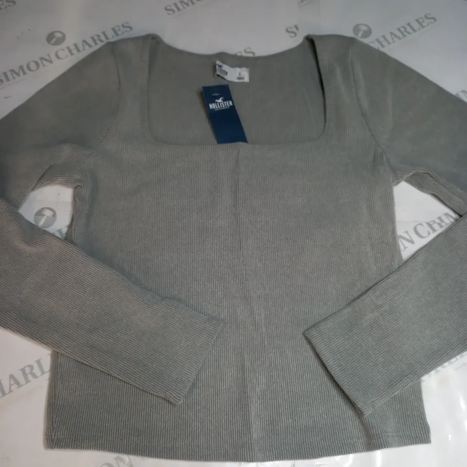HOLLISTER LONG SLEEVED SHIRT SIZE L