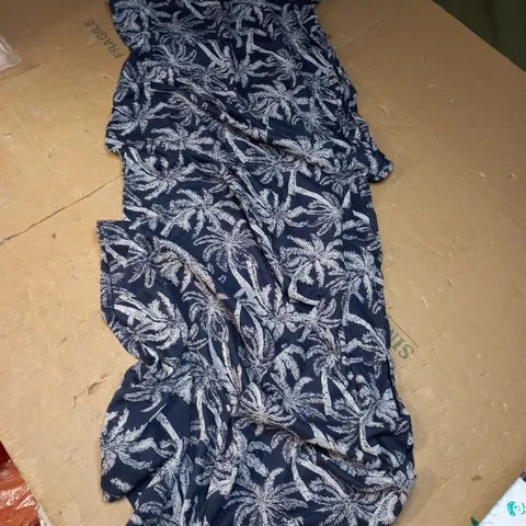 WEIRD FISH MIRREN ORGANIC PRINTED MAXI DRESS - MIDNIGHT 550 - SIZE 12