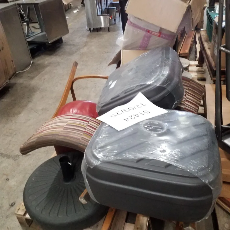 PALLET CONTAINING PARASOL BASES, BAR CHAIRS & WALL DECOR