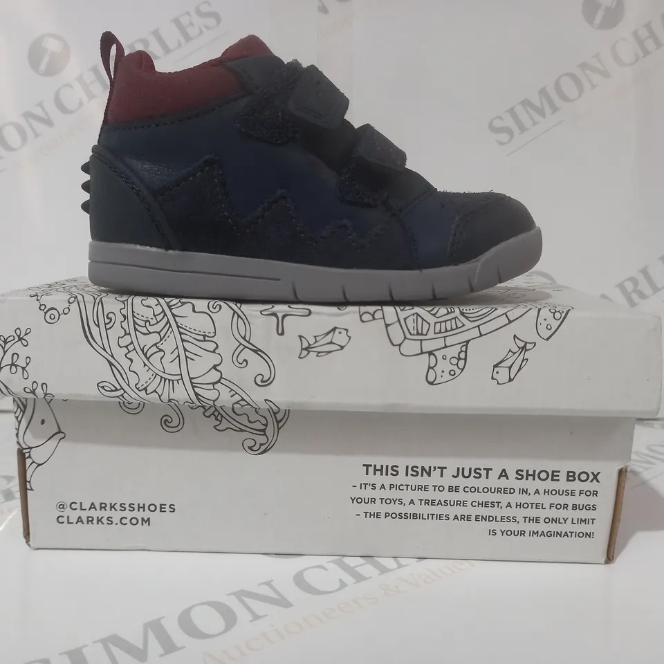 BOXED PAIR OF CLARKS REX PARK T KIDS SHOES IN NAVY UK SIZE 6.5