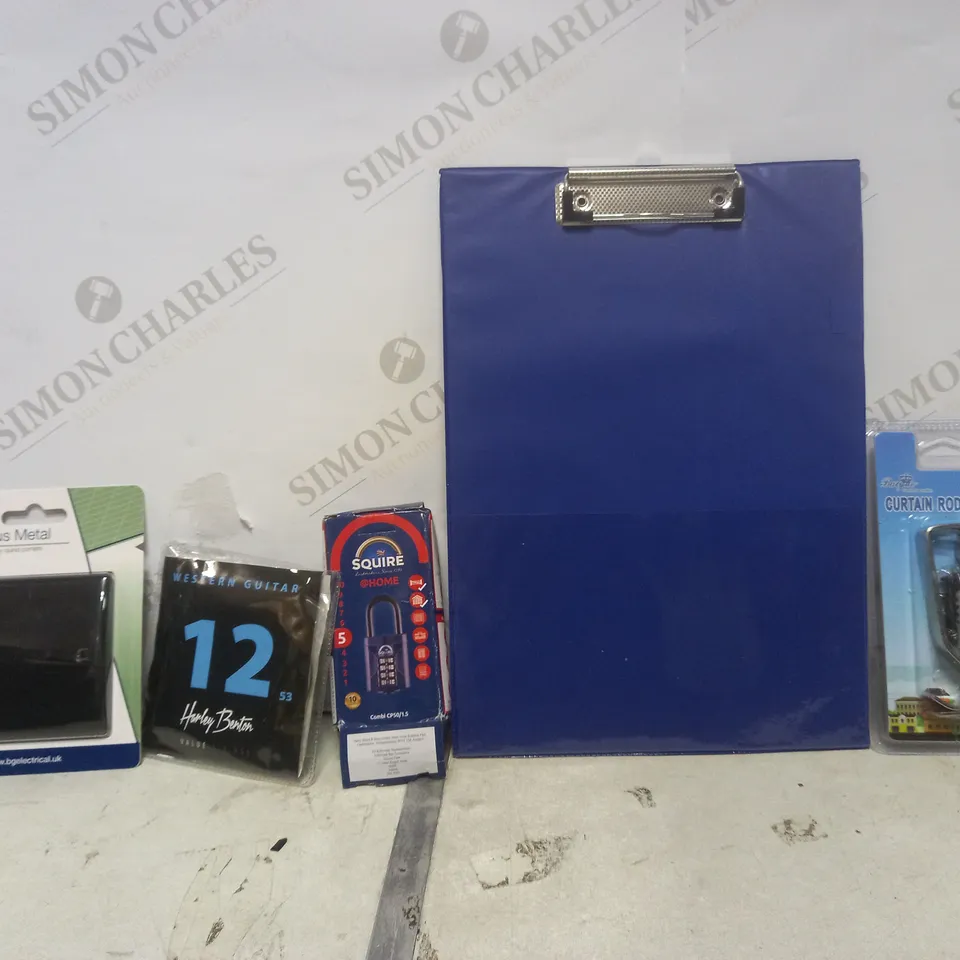 BOX OF APPROXIMATELY 15 ASSORTED ITEMS TO INCLUDE - CURTAIN ROD BRACKET - SQUIRE HOME LOCK - BG NEXUS METAL ETC