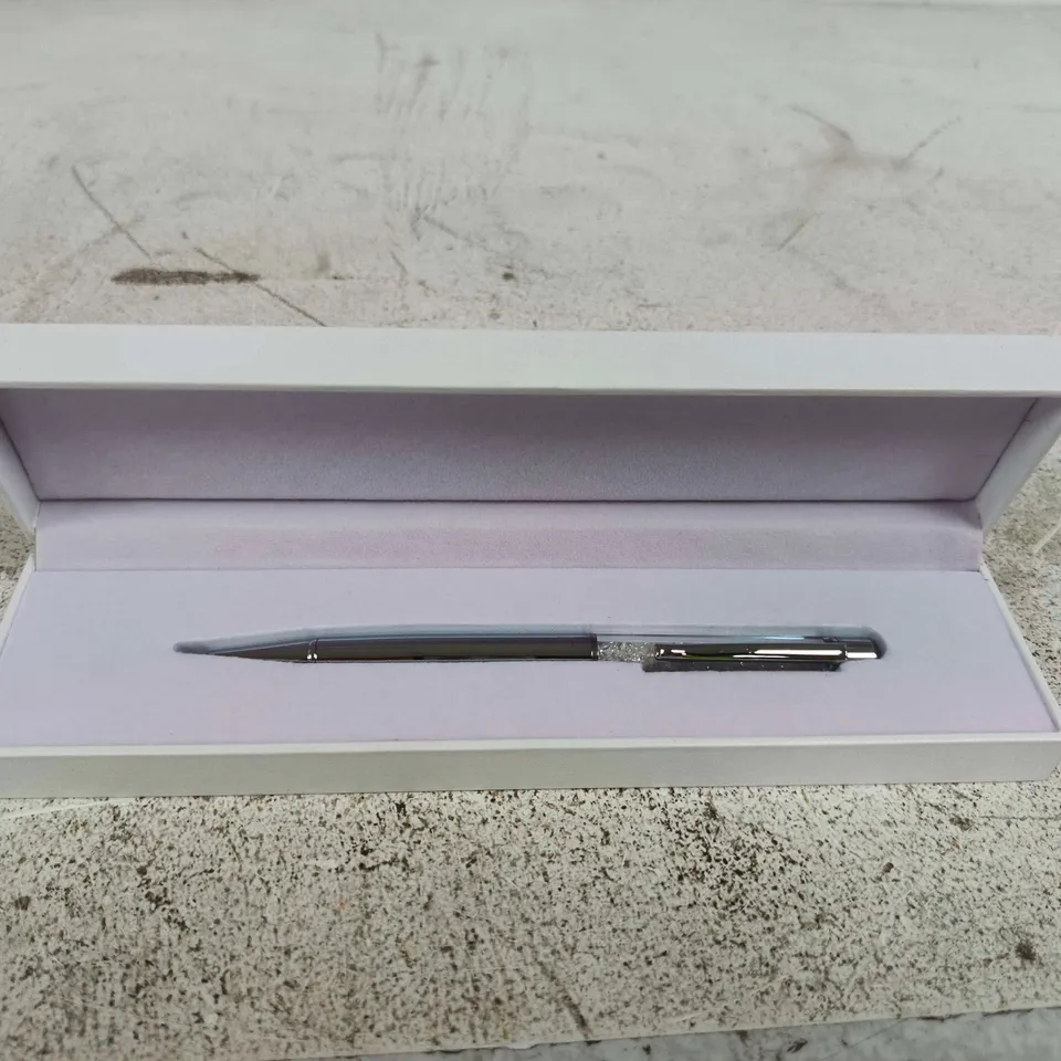 PEN IN PRESENTATION BOX