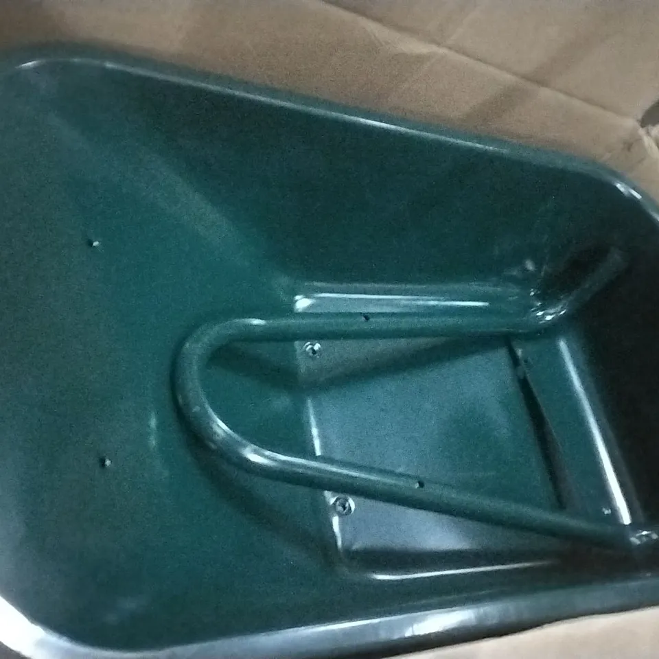 BOXED CLARKE CONTRACTOR WHEELBARROW