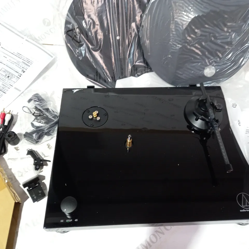 AUDIO TECHNICA BELT DRIVE TURNTABLE AT-LPW50PB 