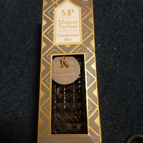 BOXED MP MAISON PARFUM POMEGRANITE NOIR 250ML BOUTIQUE ROOM SPRAY