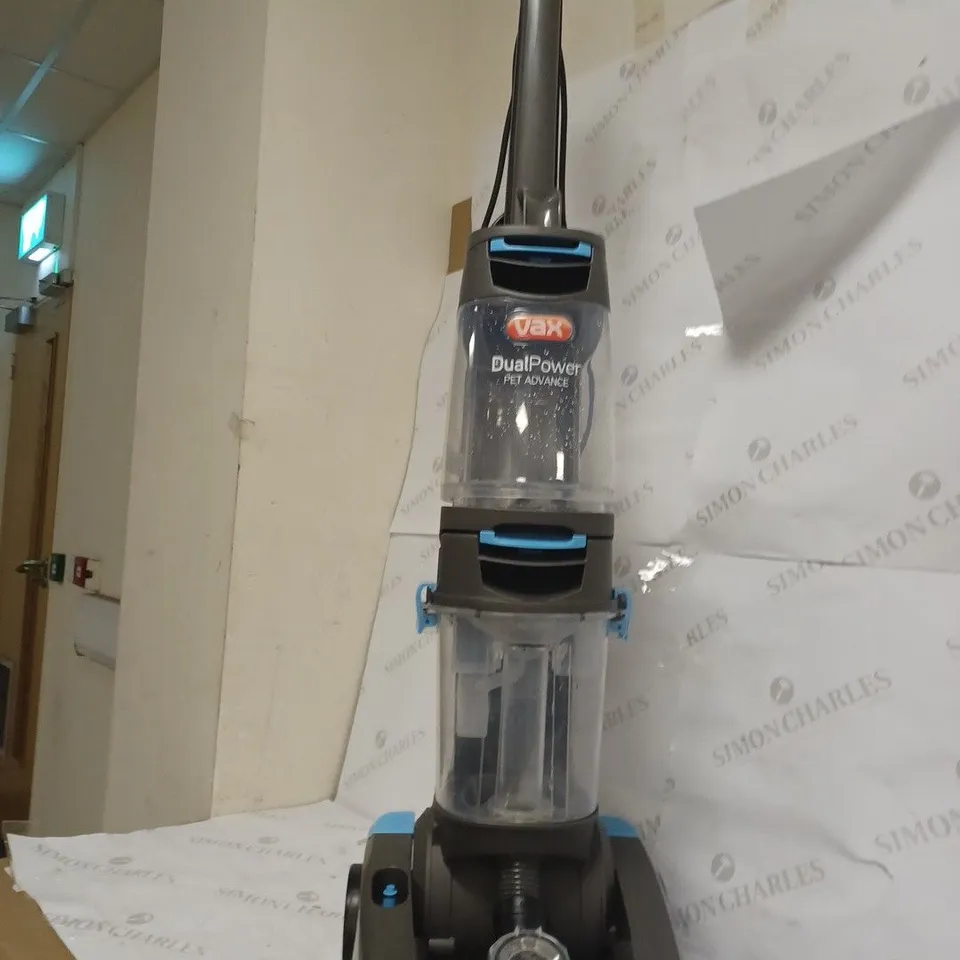 VAX DUAL POWER PET ADVANCE CARPET CLEANER