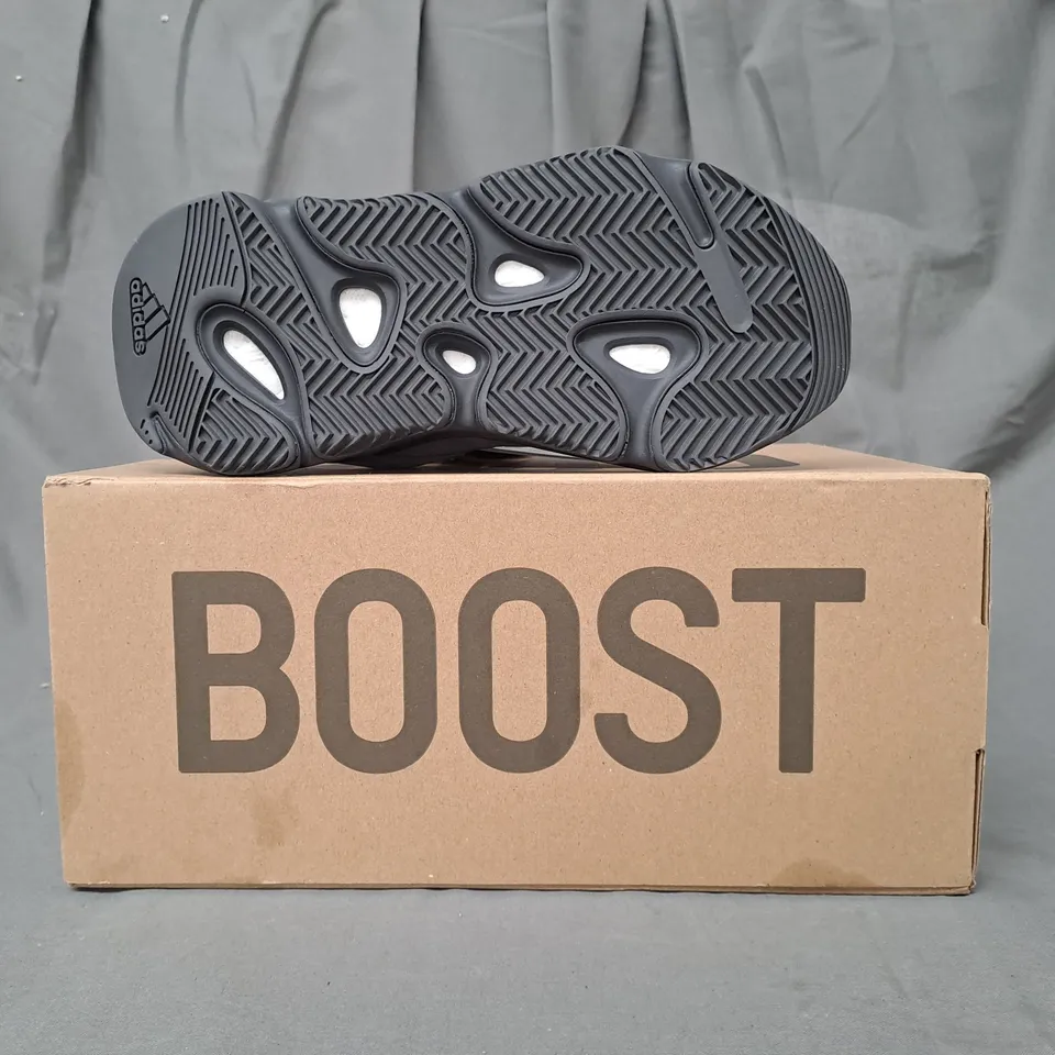 BOXED PAIR OF ADIDAS YZY BOOST 700 SHOES IN LAVENDER UK SIZE 3.5