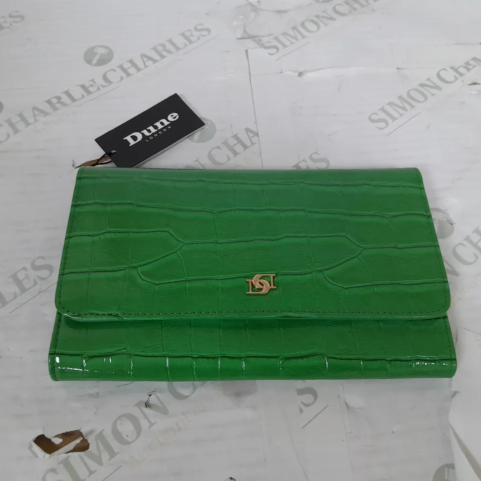 DUNE LONDON TRAVEL WALLET IN GREEN 