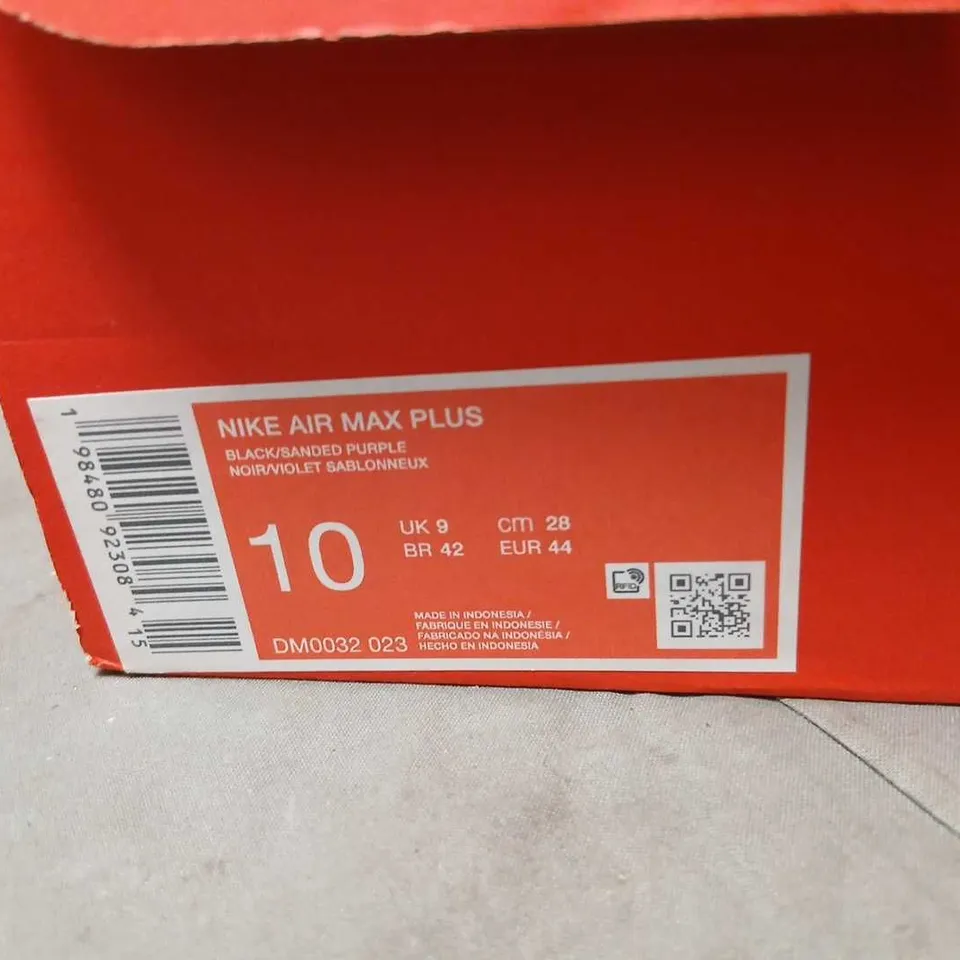 NIKE AIR MAX PLUS SNEAKERS – UK 9 (EU 44)