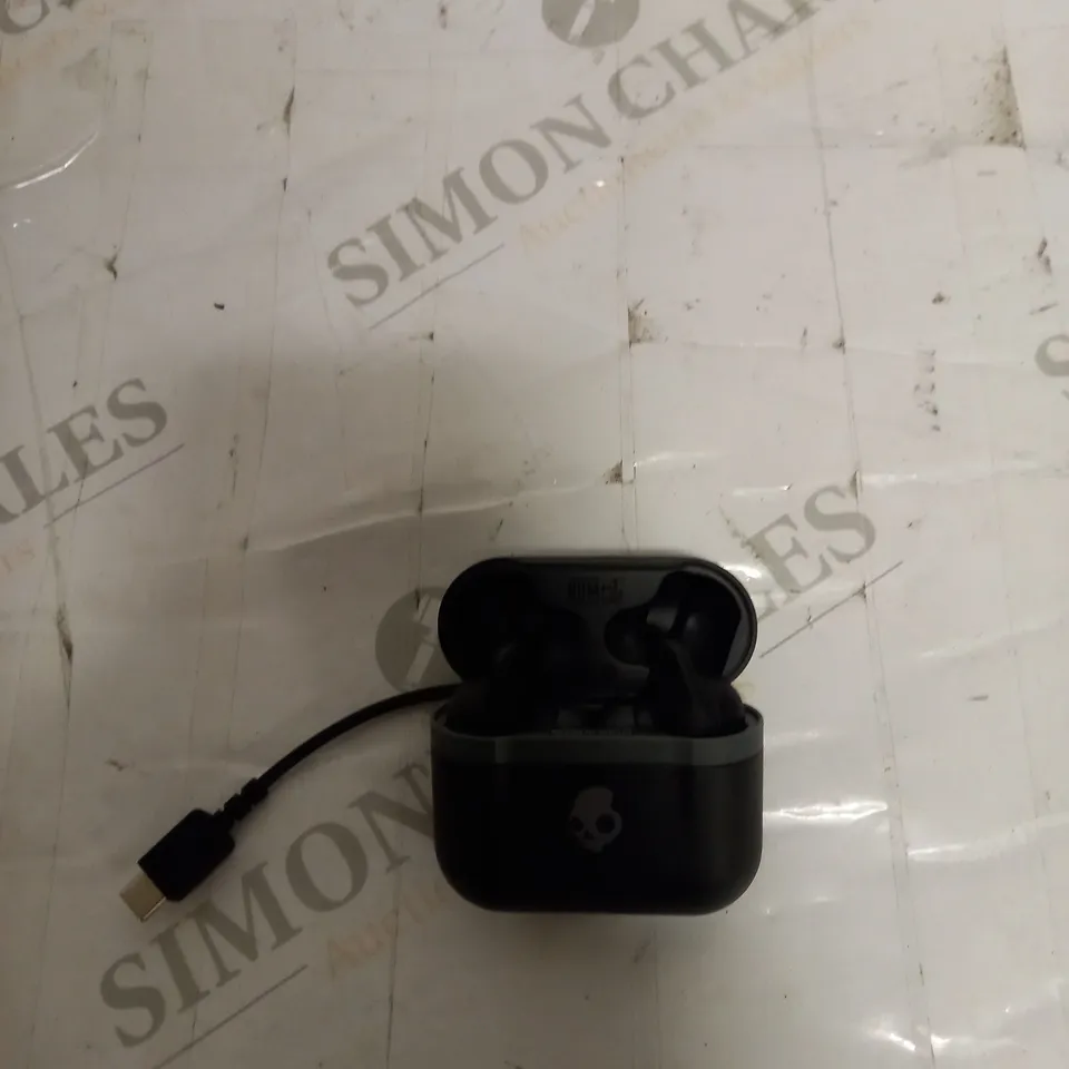 SKULL CANDY TRUE WIRELESS EARPHONES