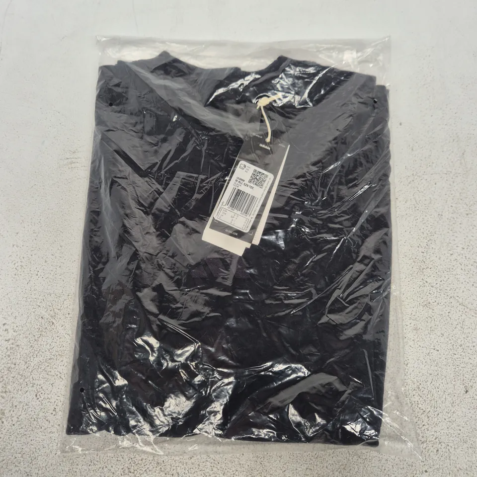 BAGGED NIKE W ALL SZN TEE IN BLACK - UK SMALL