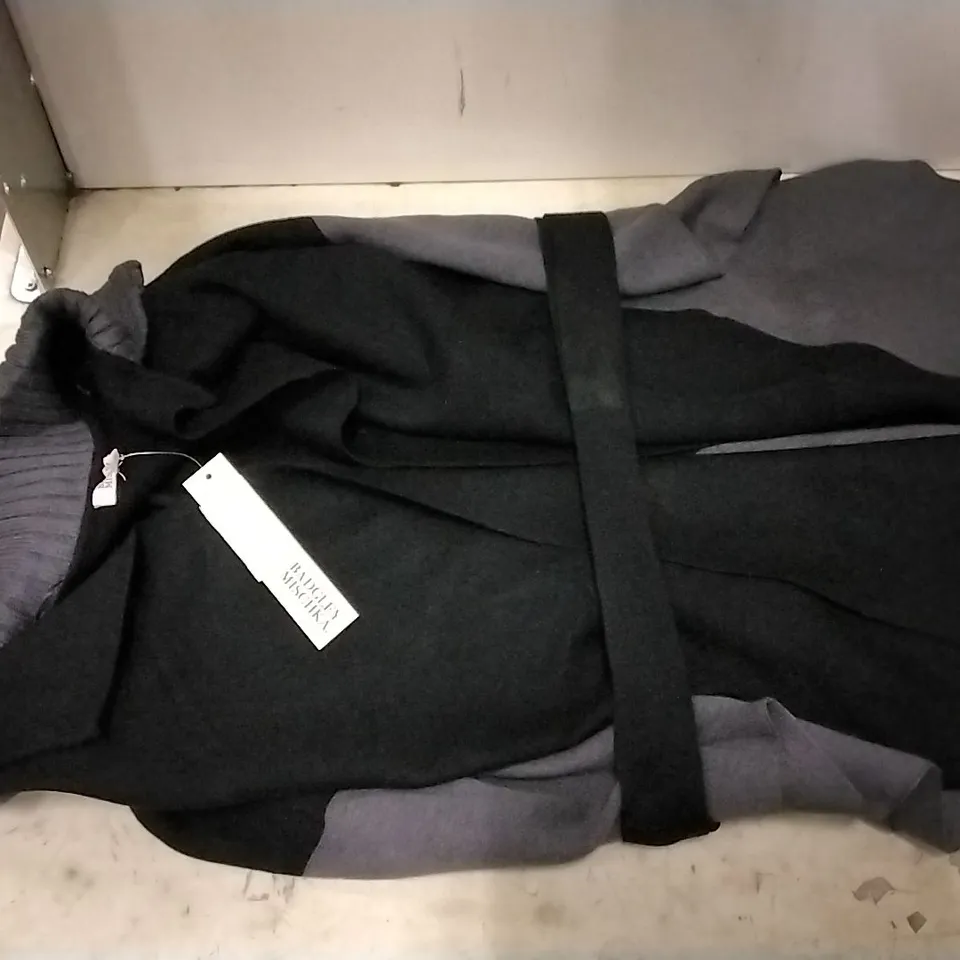 BOX CONTAINING BADGLEY MISCHKAC PURPLE PONCHO SIZE M  , 2 PCS , GREY PONCHO IN 2X AND 1 BLACK PONCHO SIZE M 