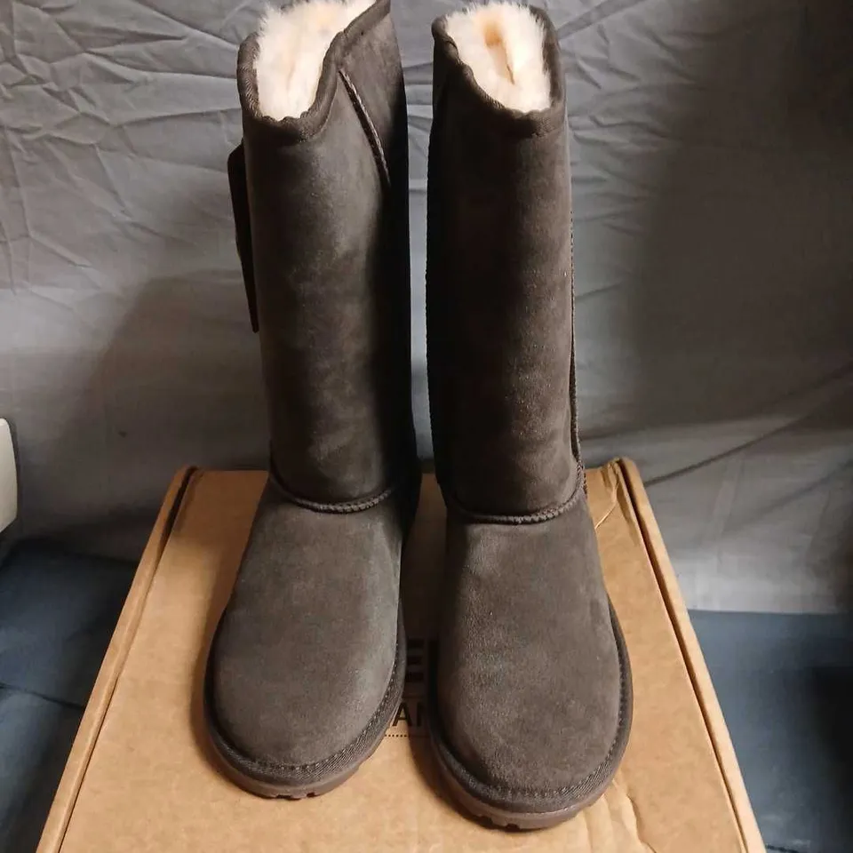 EVERAU WHISTLER CHOCOLATE BROWN SUEDE BOOTS, UK 4 (EU 37) MID-CALF WITH SHEARLING LINING