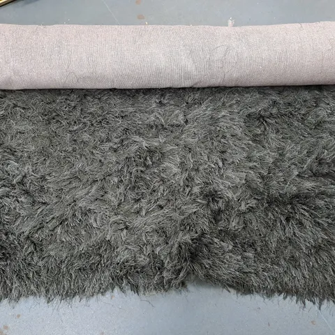 PREMIUM HUDSON SHAGGY RUG IN BLACKY GREEN - 160x230cm - COLLECTION ONLY