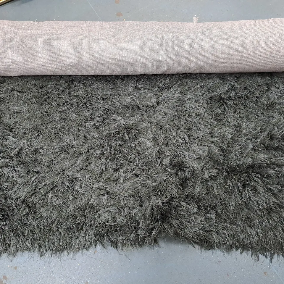 PREMIUM HUDSON SHAGGY RUG IN BLACKY GREEN - 160x230cm - COLLECTION ONLY