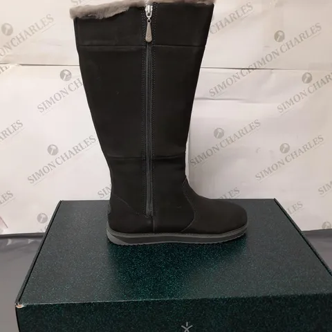 EMU AUSTRALIA LADIES BEIGE WATERPROOF ANKLE BOOTS SIZE 8
