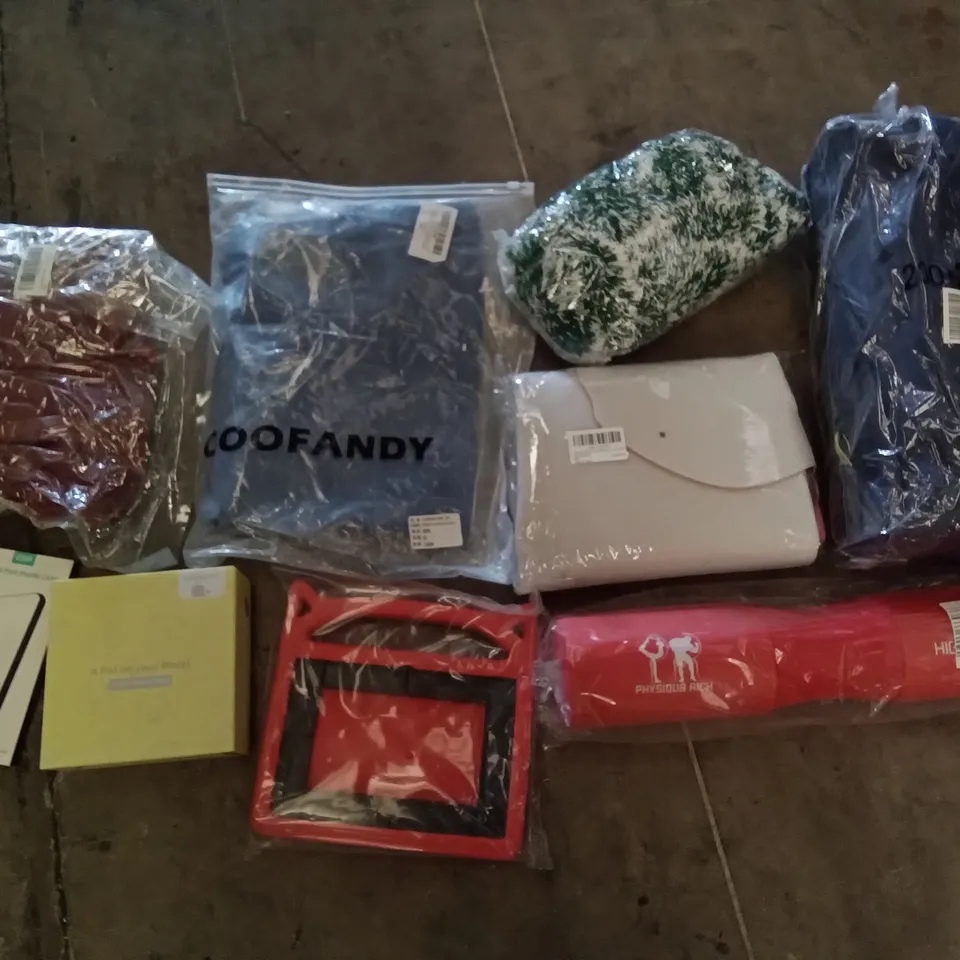 PALLET OF ASSORTED ITEMS INCLUDING CUTE WAIST BAG, CHRISTMAS TINSEL, PROTECTIVE PHONE CASE, KIDS TABLET CASE, FOAM ROLLER, PORTABLE BLANKET