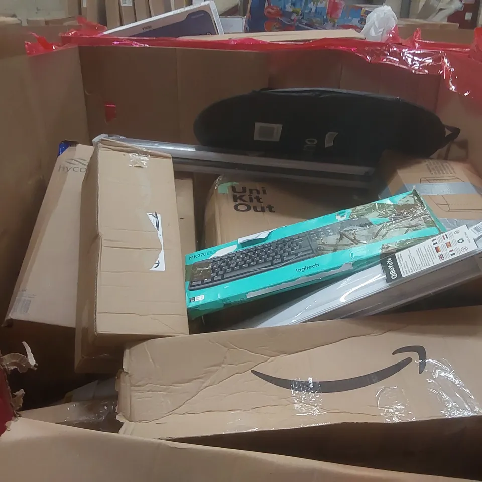 PALLET CONTAINING A LARGE QUANTITY OF ASSORTED ITEMS INCLUDING: LOGITECH KEYBOARD, BLINDS ECT