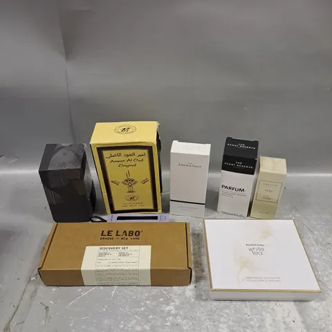 APPROXIMATELY 8 ASSORTED BOXED FRAGRANCES TO INCLUDE - ELIZABETH ARDEN WHITE TEA FRAGRANCE COLLECTION - LE LABO DISCOVERY SET - THE ESSENCE VAULT - ETC