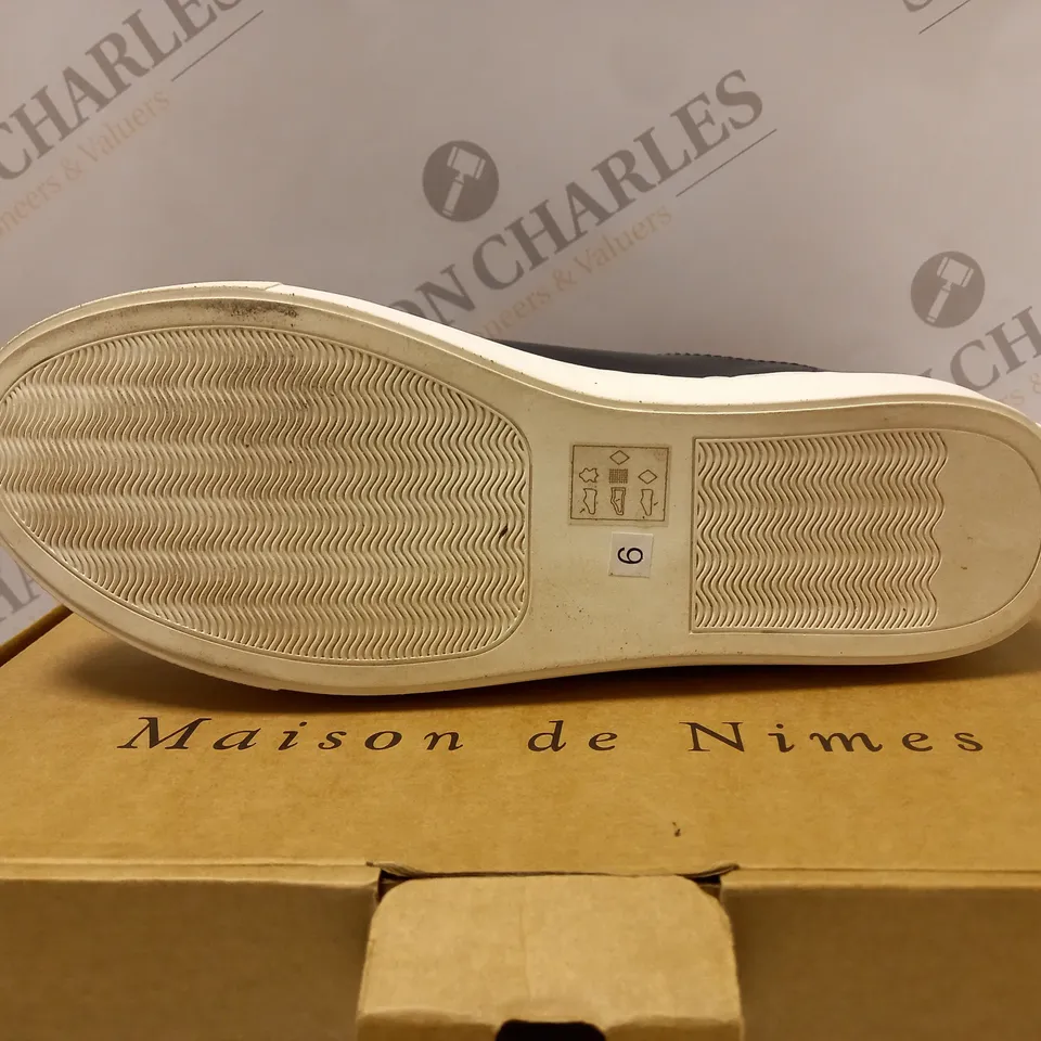 BOXED MAISON DE NIMES LEATHER ZIP SIDE TRAINERS, BLACK - SIZE 6 
