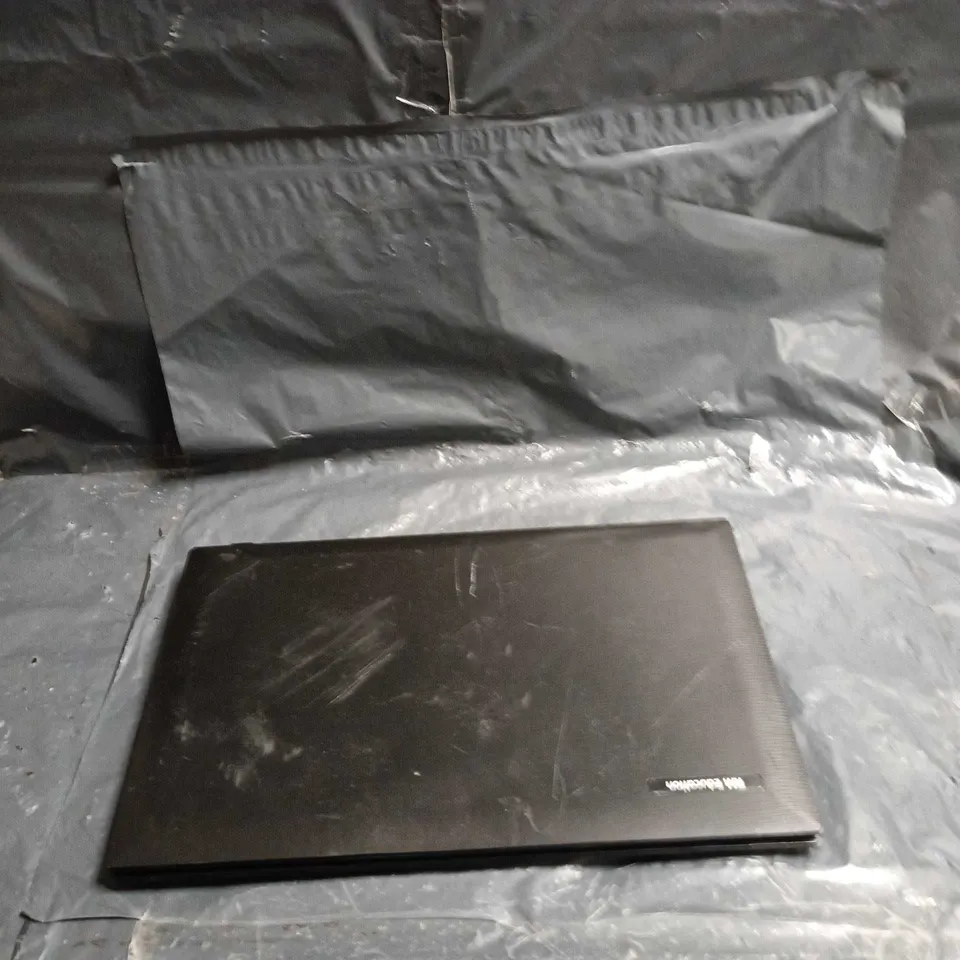 RM NOTEBOOK 320 LAPTOP