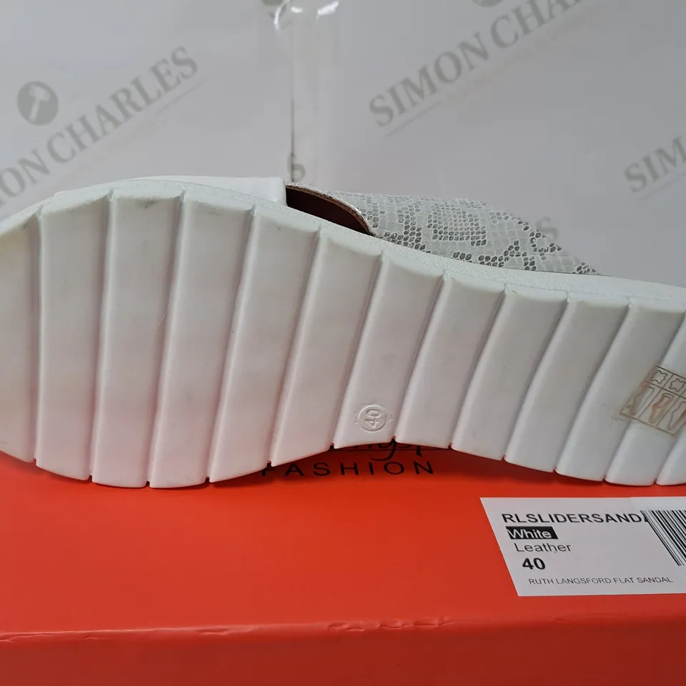 BOXED PAIR OF RUTH LANGSFORD LEATHER SANDALS IN WHITE SIZE 7