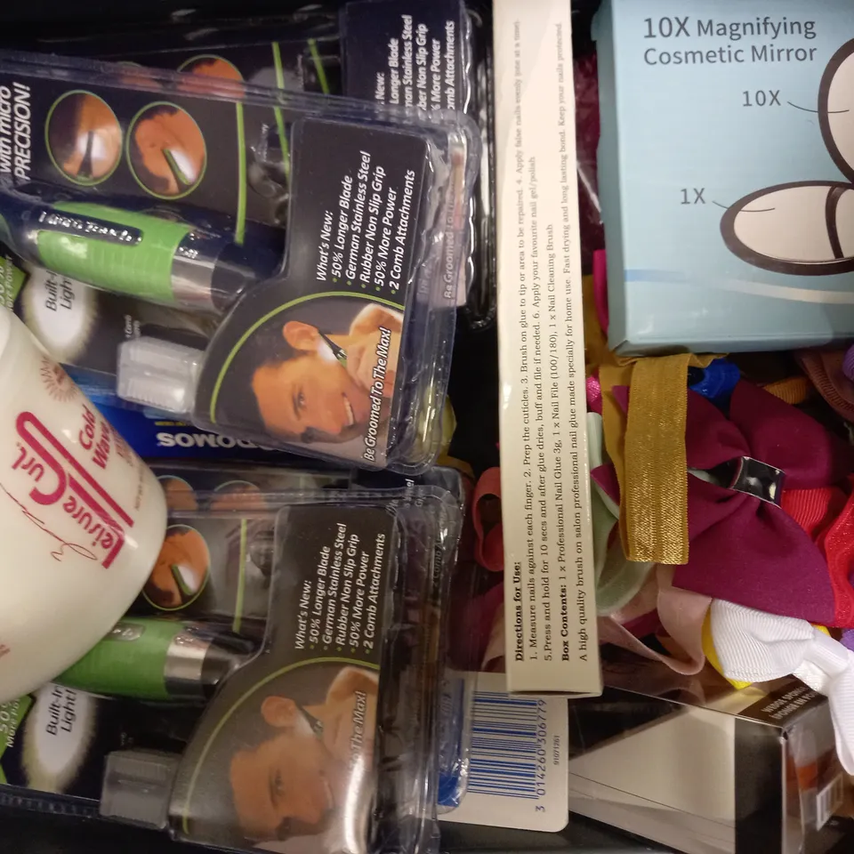 LOT OF APPROXIMATELY 20 ASSORTED HEALTH & BEAUTY ITEMS, TO INCLUDE MICROTOUCH, EYE MAKEUP SET, ORGANIC BRUSH, ETC