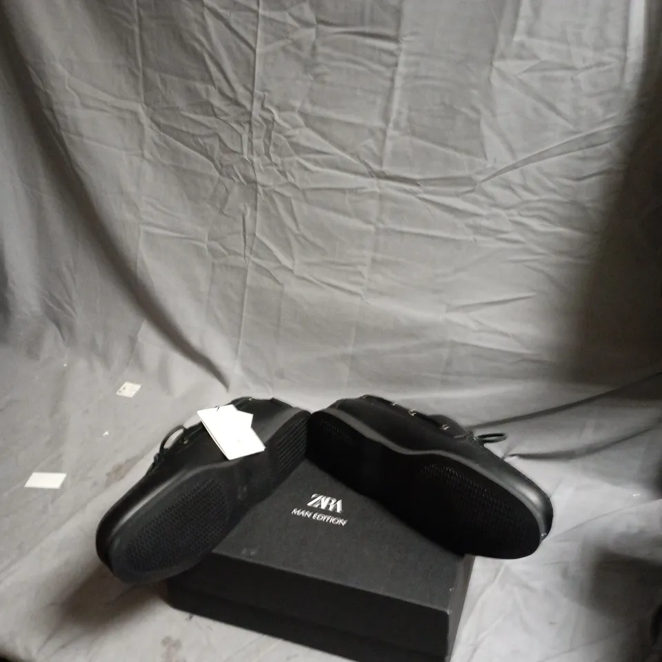 ZARA MEN'S BLACK LEATHER LOAFERS – UK 9 (EU 43), MADE IN PORTUGAL