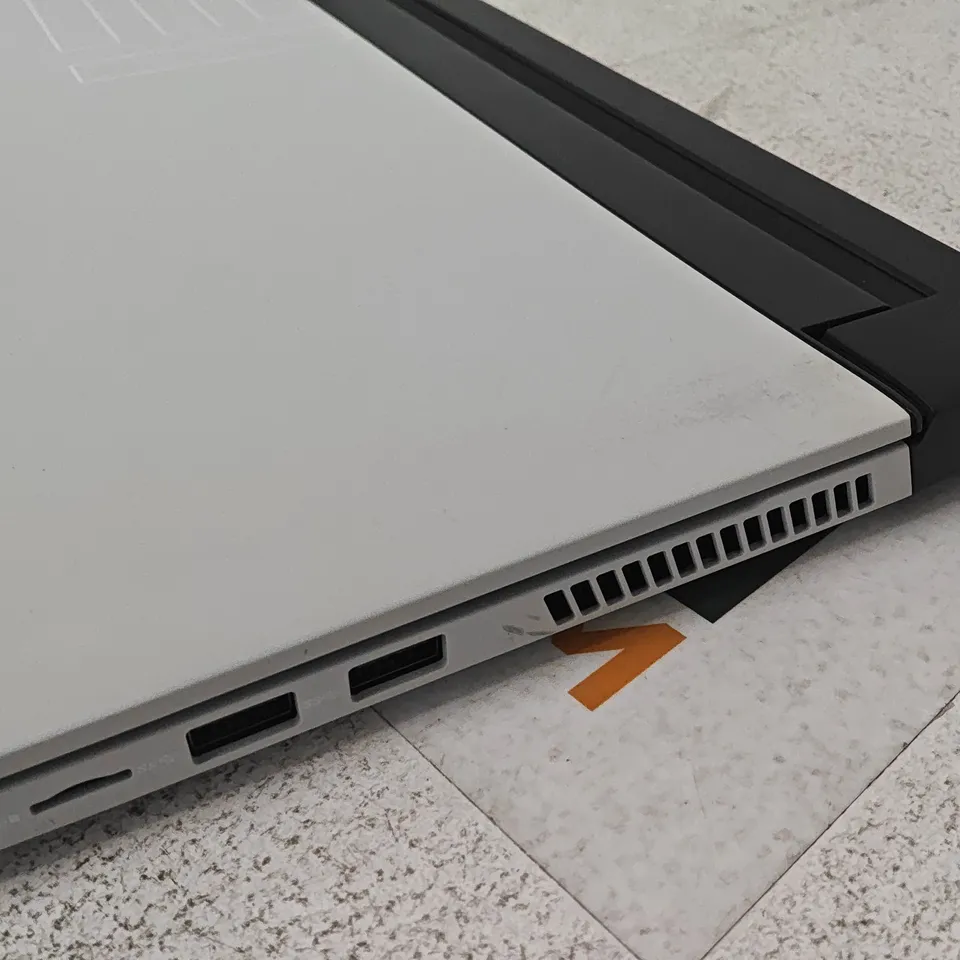 BOXED ALIENWARE M3 15 INTEL I7 10TH GEN 512GB LAPTOP IN WHITE - P87F