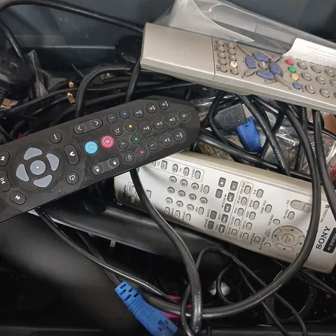 APPROXIMATELY 15 ASSORTED HOUSEHOLD ITEMS TO INCLUDE REMOTES, CABLES, ETC